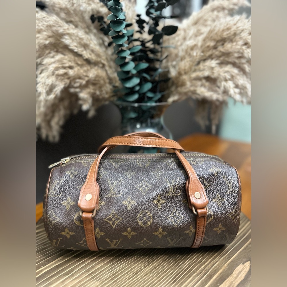 💥PRICE DROP💥Authentic Vintage Louis Vuitton Papillon 26
